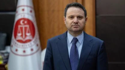 Bakan Gürlek'ten kırmızı bültenle aranan suçluların Türkiye'ye iadelerine ilişkin açıklama