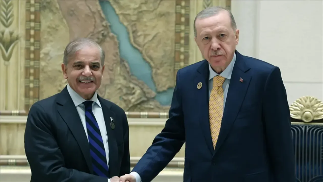 Cumhurbaşkanı Erdoğan, Pakistan Başbakanı Şahbaz Şerif ile görüştü