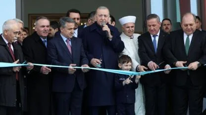 Erdoğan: Birileri bizi ruh köklerimizden koparmak istese de milli ve manevi kimliğimize sahip çıkmaya devam edeceğiz