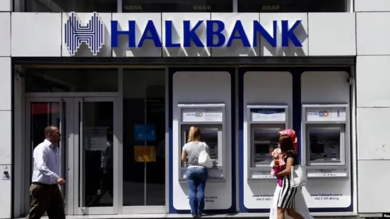 Halkbank davasında sona gelindi: ABD Adalet Bakanlığı, "anlaşmaya varıldı" dedi; "ertelenmiş kovuşturma anlaşması" ne anlama geliyor?