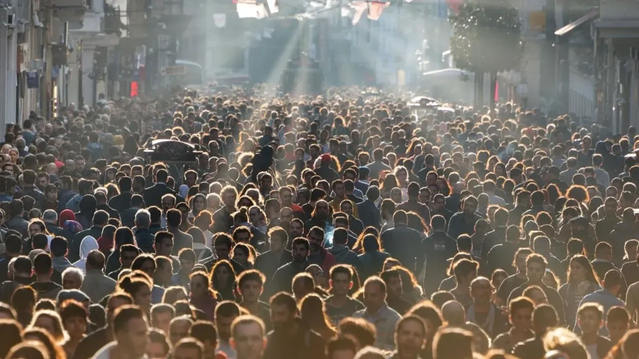 İnan Mutlu çarpıcı tabloyu paylaştı... Türkiye'de mesai bitmiyor: Çok çalışıyoruz, az kazanıyoruz