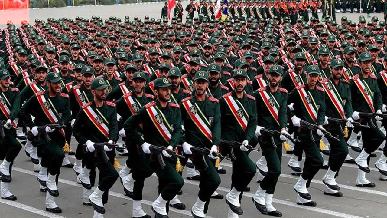 İran Devrim Muhafızları Hamaney'in ölümü sonrası rest çekti: Tarihin en ağır taarruz operasyonu başlayacak