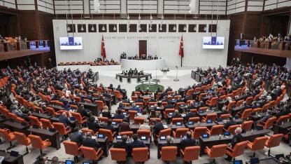 Kadın memurun doğum sonrası izni 16 haftaya çıkıyor. Toplam 24 hafta izin yapılacak. Teklif Meclis'e sunuldu