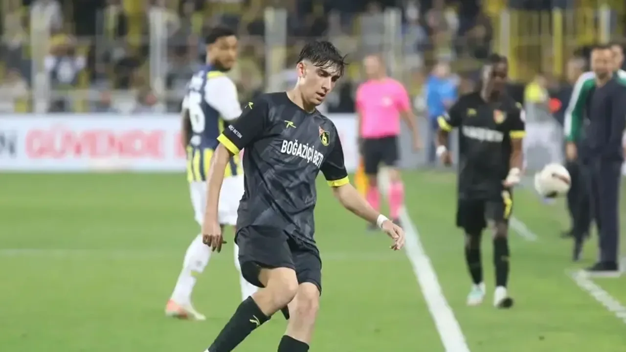 Kanserle mücadele ediyordu: İstanbulspor'un genç futbolcusu Baran Alp Vardar hayatını kaybetti