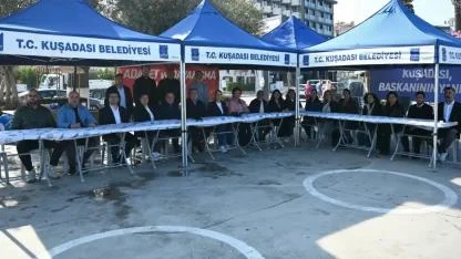 Kuşadası'nda Başkan Ömer Günel için ’Demokrasi nöbeti’ başladı