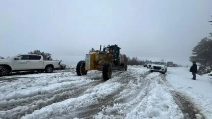 Manisa Büyükşehir Belediyesinden Spil Dağı’nda Kar Mesaisi