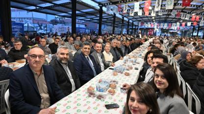Manisa Büyükşehir’in İftar Sofrası Akhisar’da Kuruldu