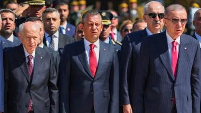 Özgür Özel bu yıl da Erdoğan'la bayramlaşmadı; Bahçeli dahil tüm liderlere bayram telefonu