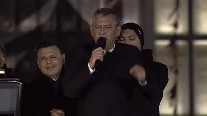 Özgür Özel, Saraçhane'den çağrı yaptı: Açıkça Erdoğan'a sesleniyorum, 'Kirli aparatının mal varlığı açıklansın'
