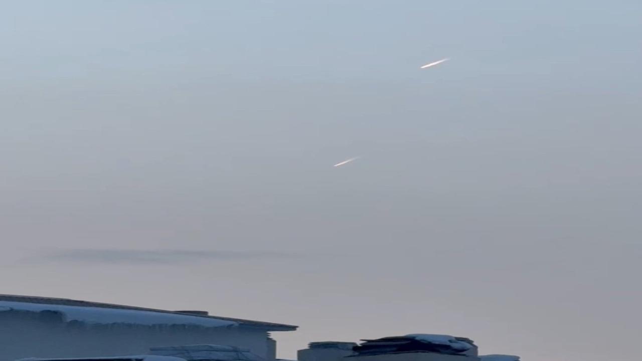 Yüksekova'da TSK'ya ait savaş uçaklarından devriye uçuşu