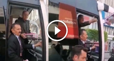 Erdoğan vatandaşlara çaydan sonra şimdi de oyuncak attı