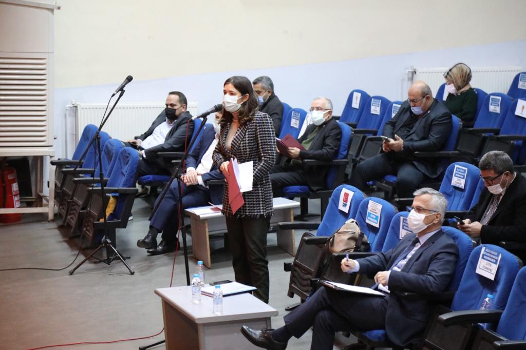 Gaziemir Belediye Meclisi’nde CHP’li üyeler grup kararına uymadı