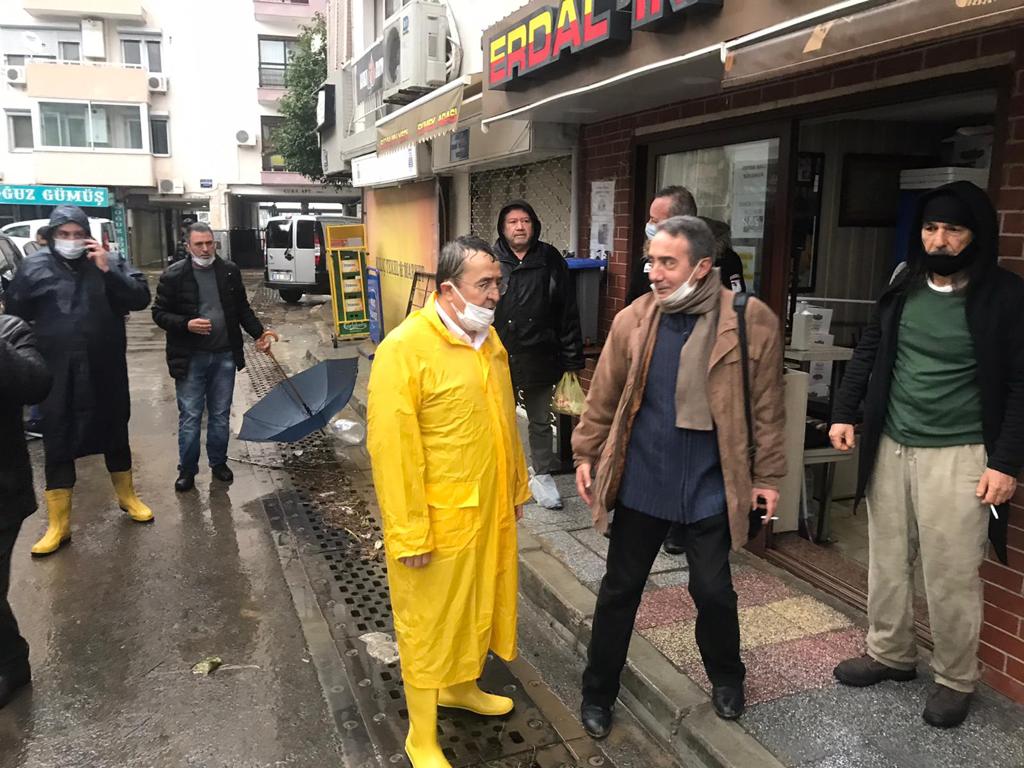 Başkan Batur, taşkında sahada!