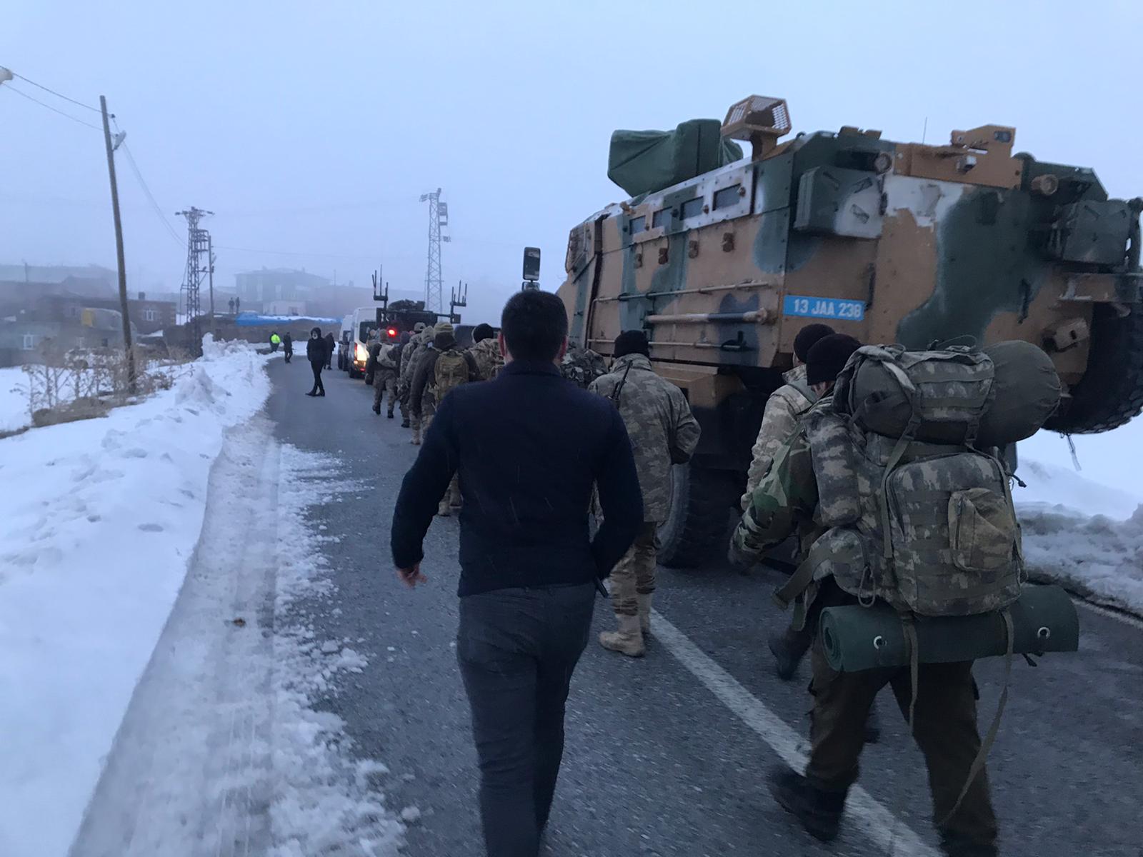 Bitlis'te askeri helikopter düştü: 11 şehit, 2 yaralı!