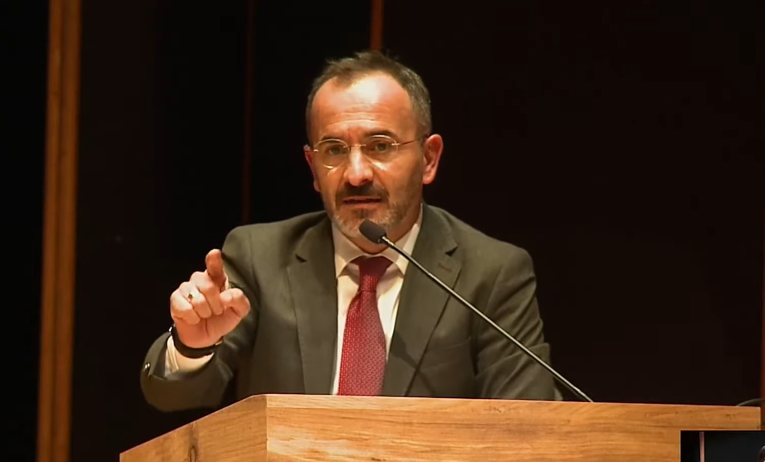 CHP ve AK Parti 145 milyon kredide yine karşı karşıya geldi: 