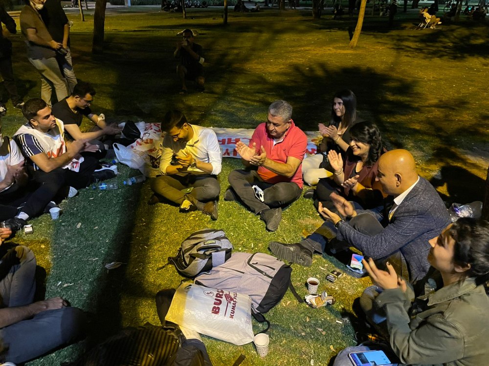 CHP İzmir Milletvekili Mahir Polat: “Gençler yaşamak ve okumak istiyor”