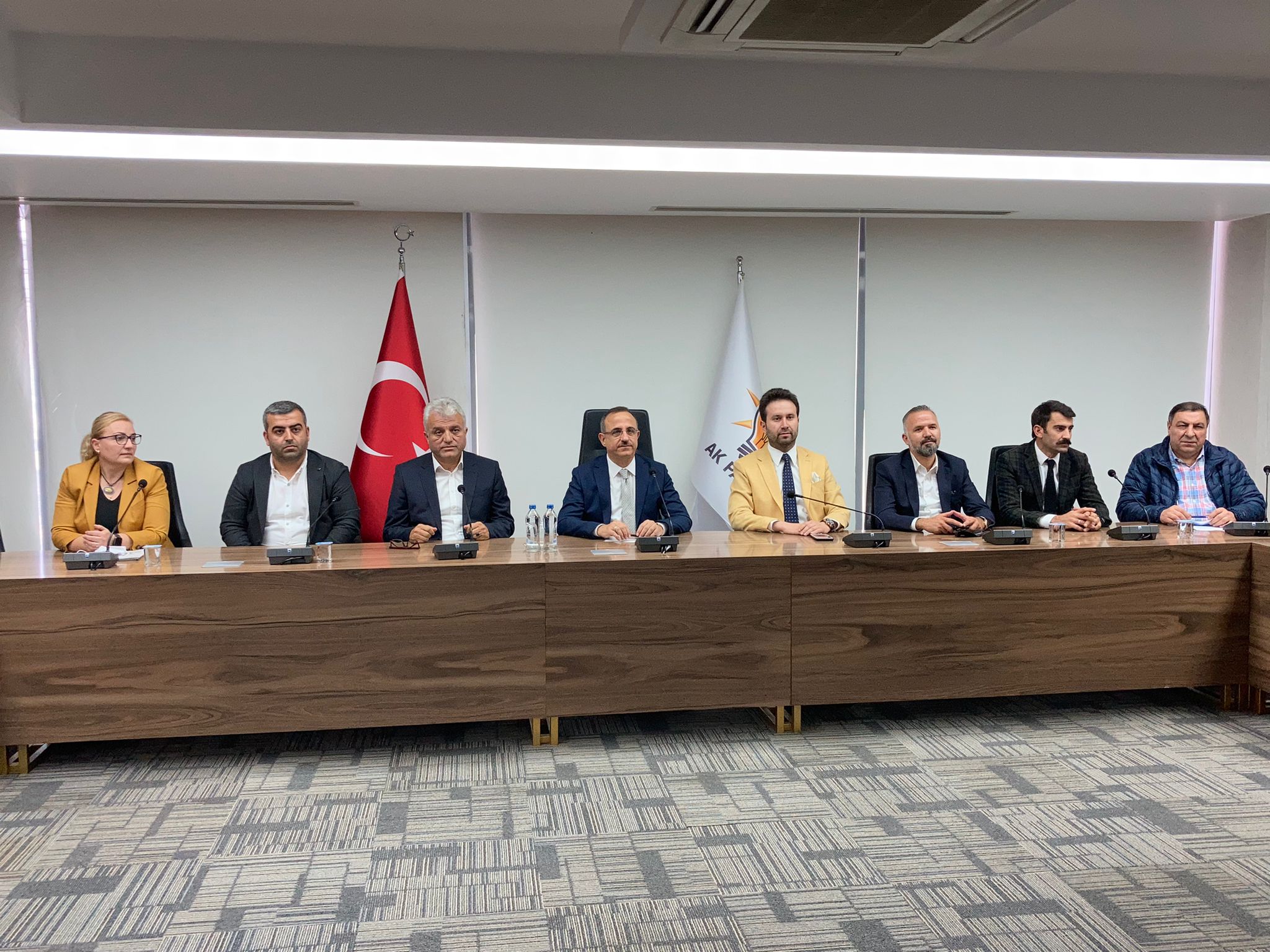 Başkan Sürekli, İZDEDA ile görüştü: Depremzedelerin çekimser yaklaştığı konular açıklığa kavuştu