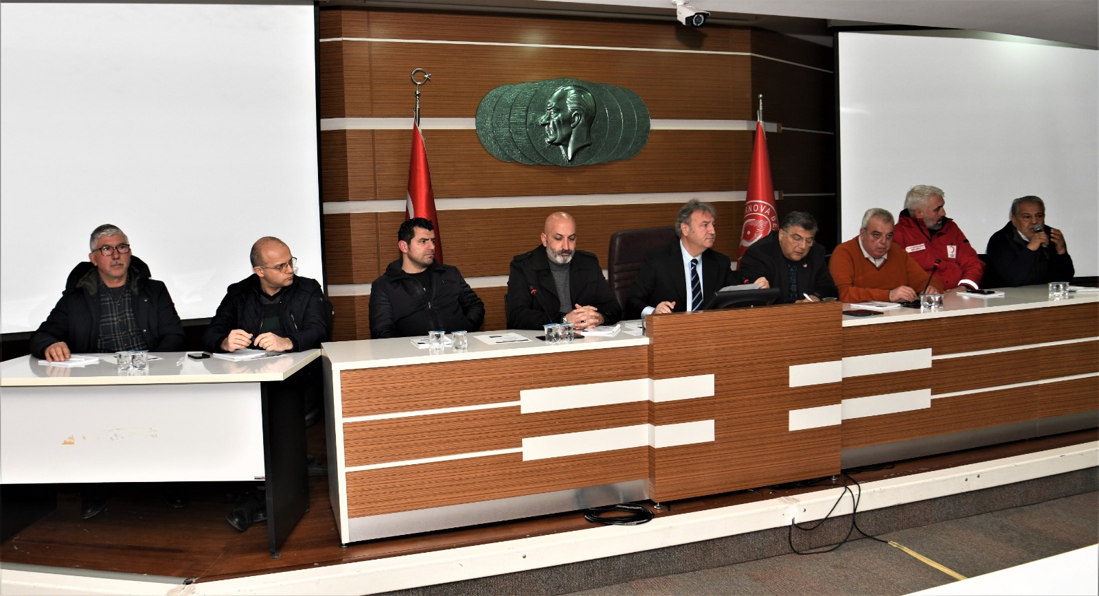 Bornova yardıma koşuyor