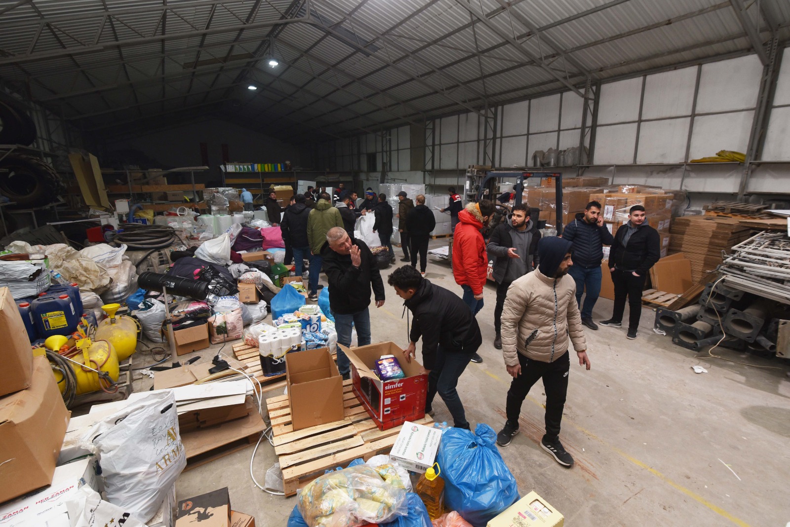 İzmir Belediyelerinden deprem bölgesine destek büyüyor! İzmir'den depremzedelere yardım eli