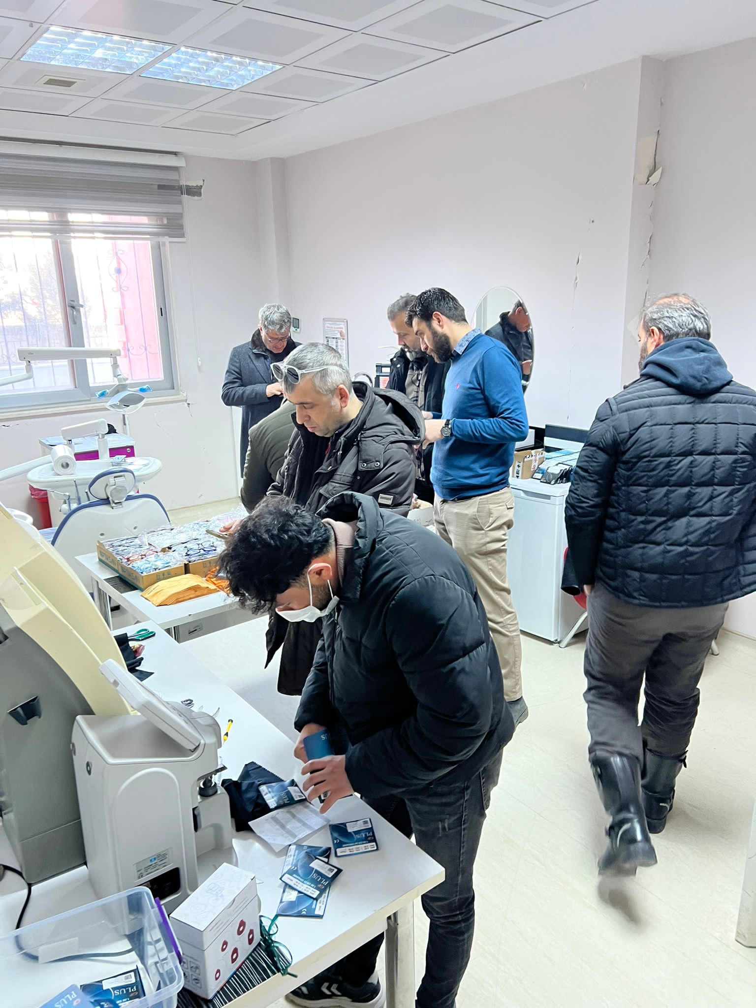 Türk Optisyen ve Gözlükçüler Birliği depremzede vatandaşlar için seferber oldu