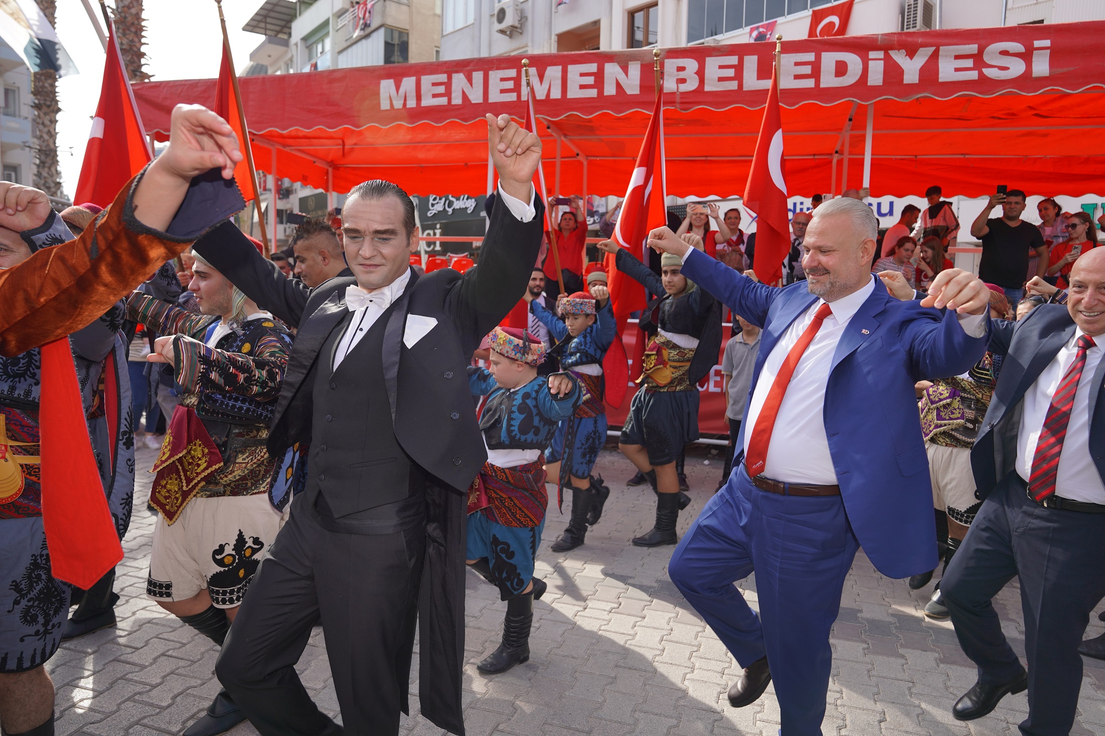 Menemen’de Cumhuriyet Kutlamaları Fark Yarattı
