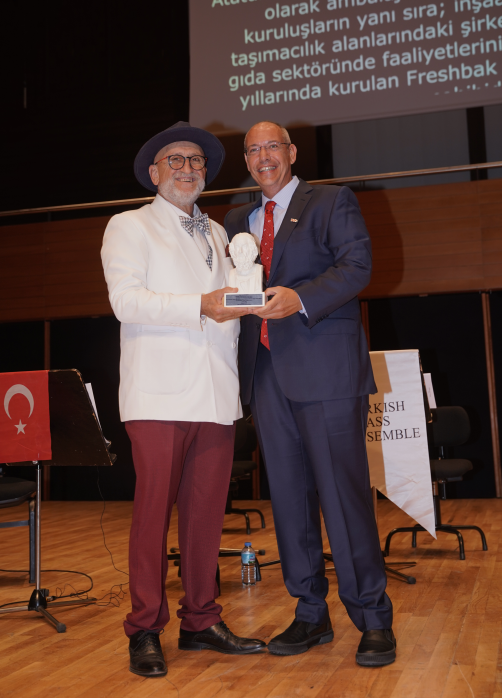 “Bizimizmir Homeros Ödülleri” sahiplerini buldu