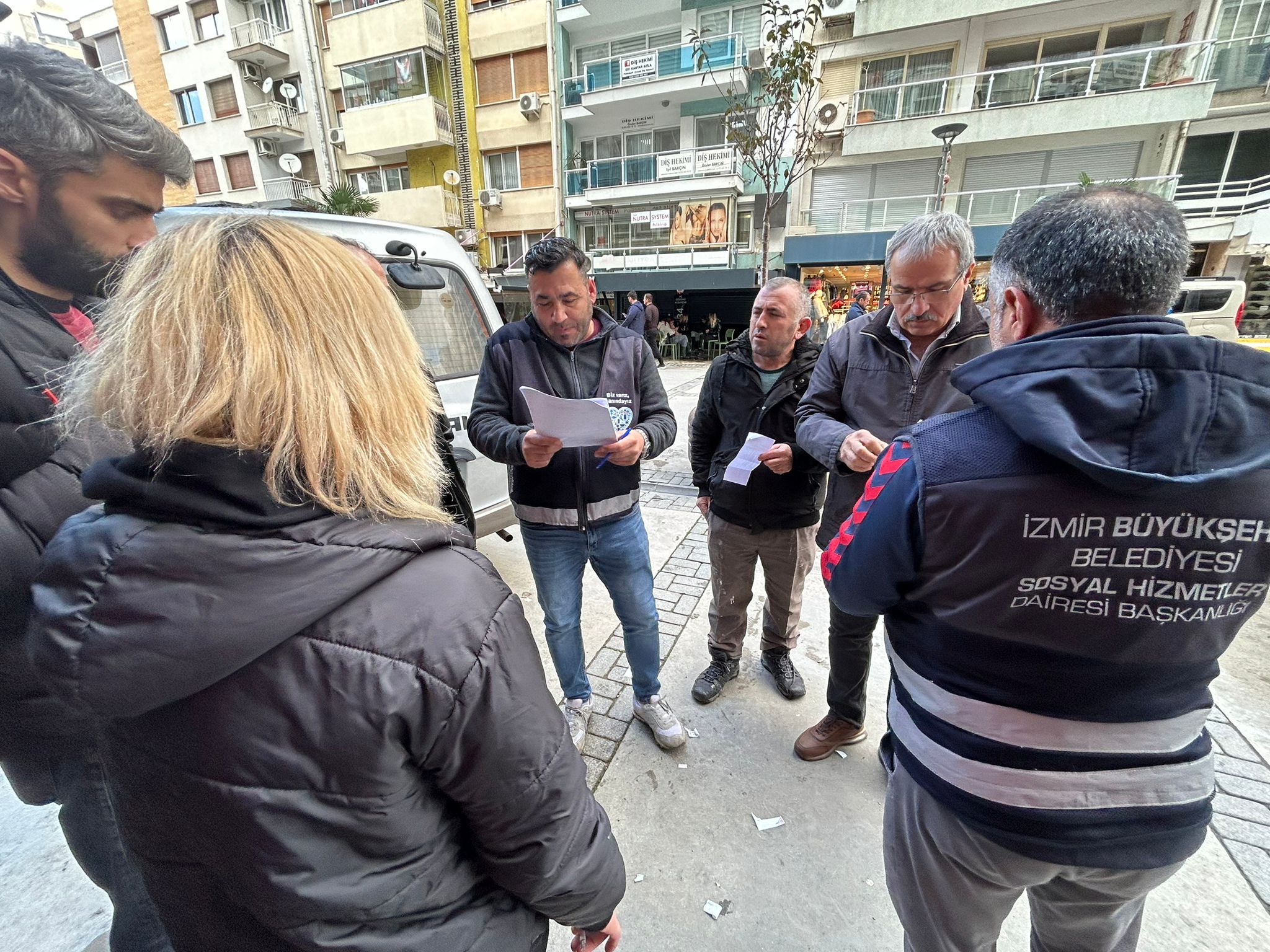Tsunami etkisi yaratan afet sonrası mağdurlara yardım eli