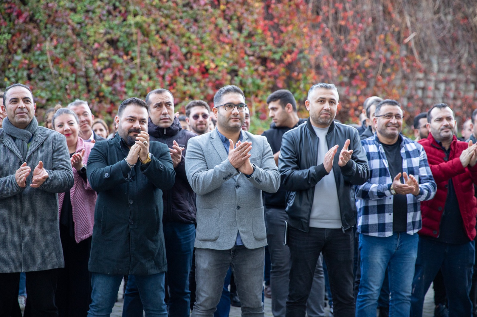 CHP Bayraklı Belediye Başkan Aday Adayı Ulaş Aydın, mesai arkadaşlarıyla vedalaştı