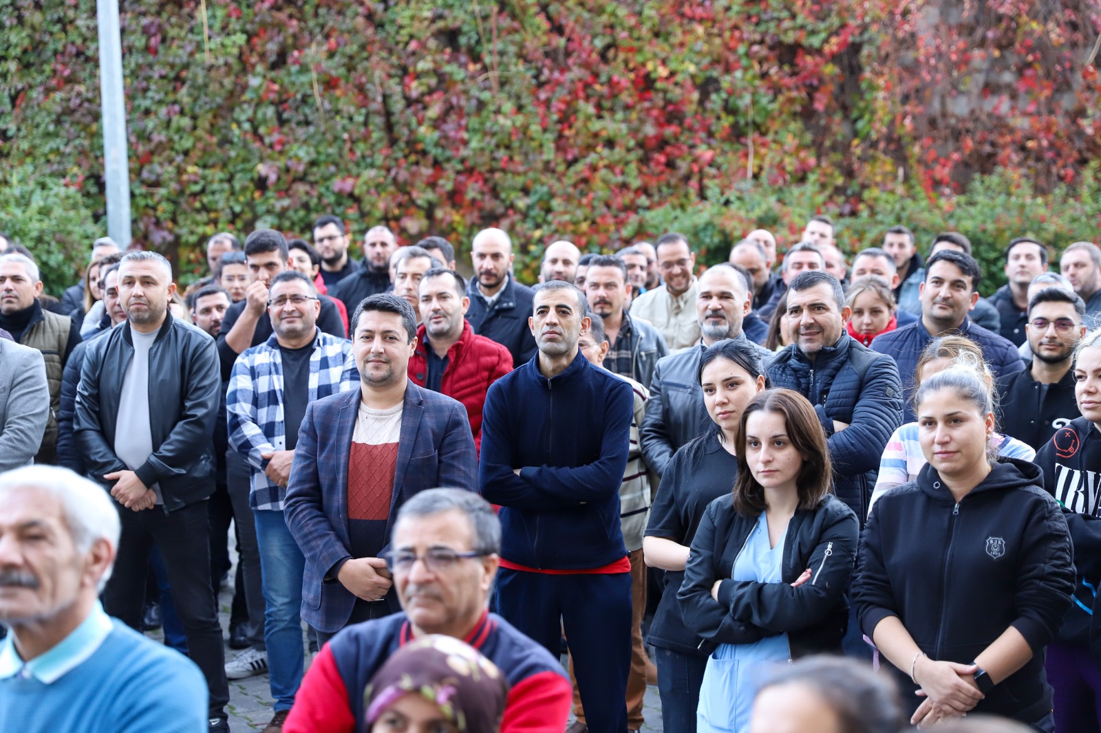 CHP Bayraklı Belediye Başkan Aday Adayı Ulaş Aydın, mesai arkadaşlarıyla vedalaştı