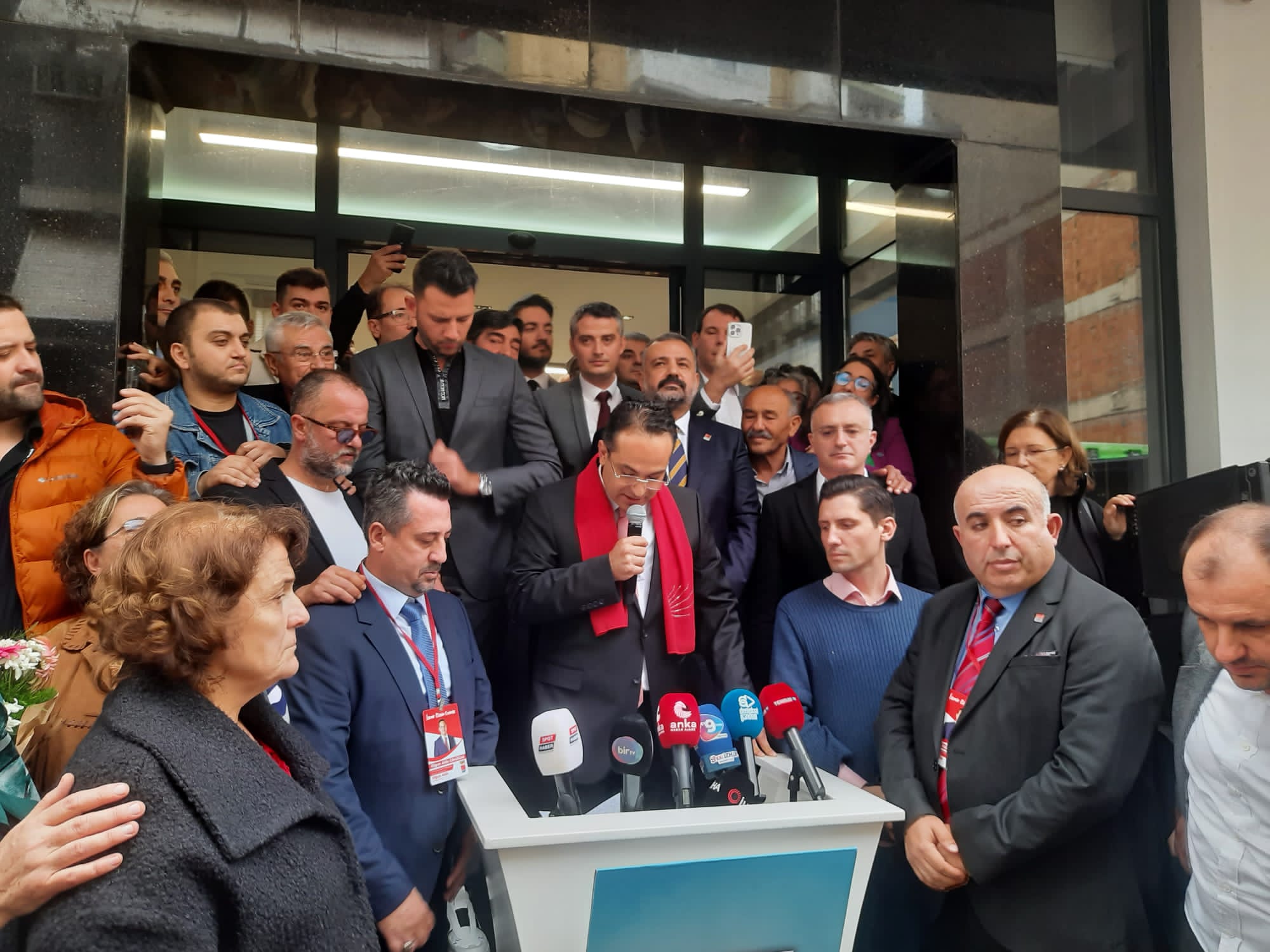 İzmir Büyükşehir Belediyesi için aday olan Olgun Atila; 