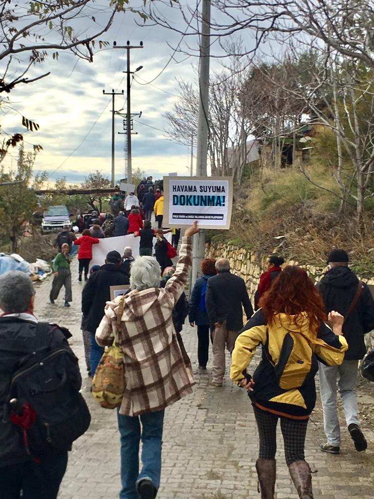 Foça Kocamehmetler köylüleri; “Madenin kapatılması ortak talebimizdir”