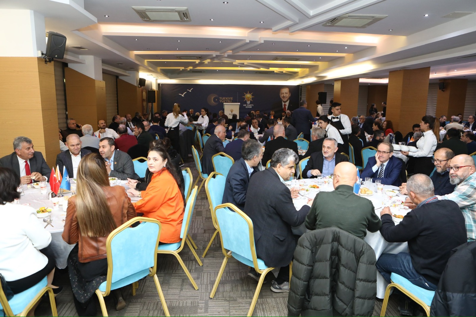 AK Parti İzmir İl Başkanı Bilal Saygılı;  “STK’lar gönüllü hizmetin adresleridir”