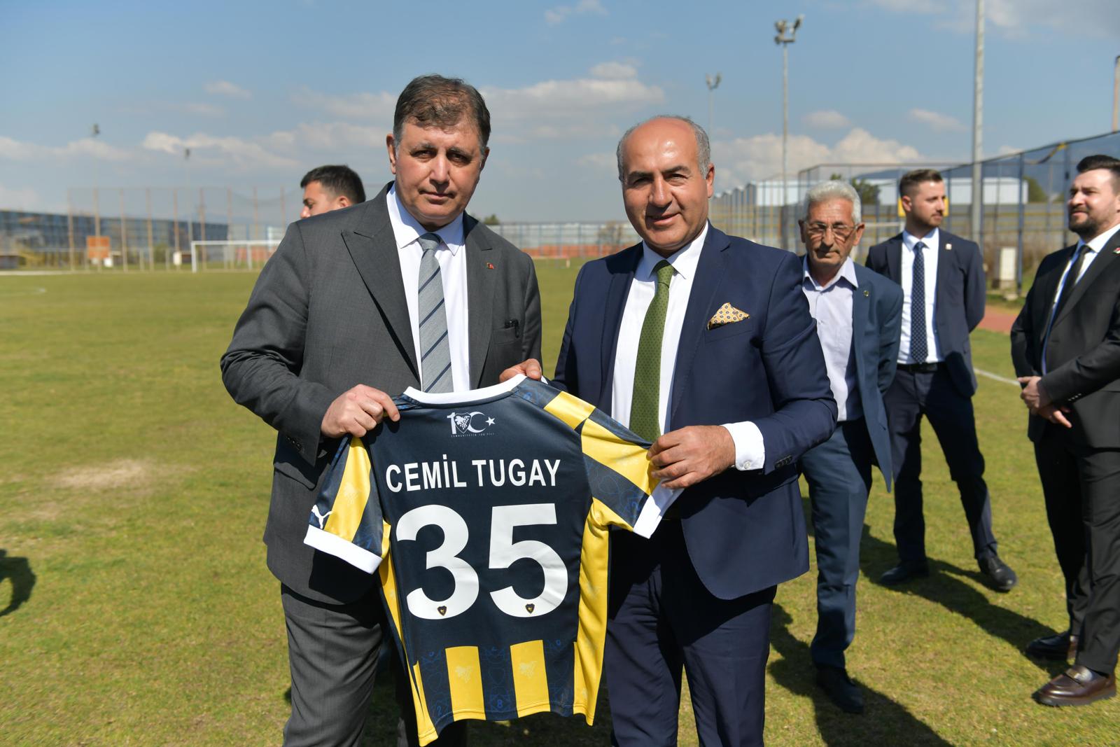 Başkan Tugay, Sporcu Sağlık Merkezi kuracaklarının müjdesini verdi
