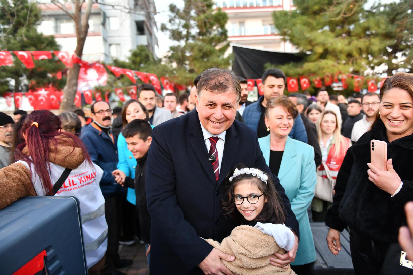 Başkan Tugay: İyilikleri çoğaltalım ki dünya herkes için yaşanılabilir bir yer olsun