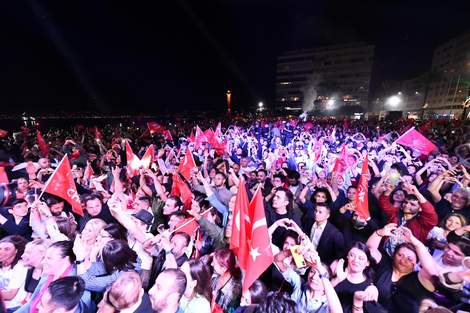 Cumhuriyet Meydanı'nda muhteşem final