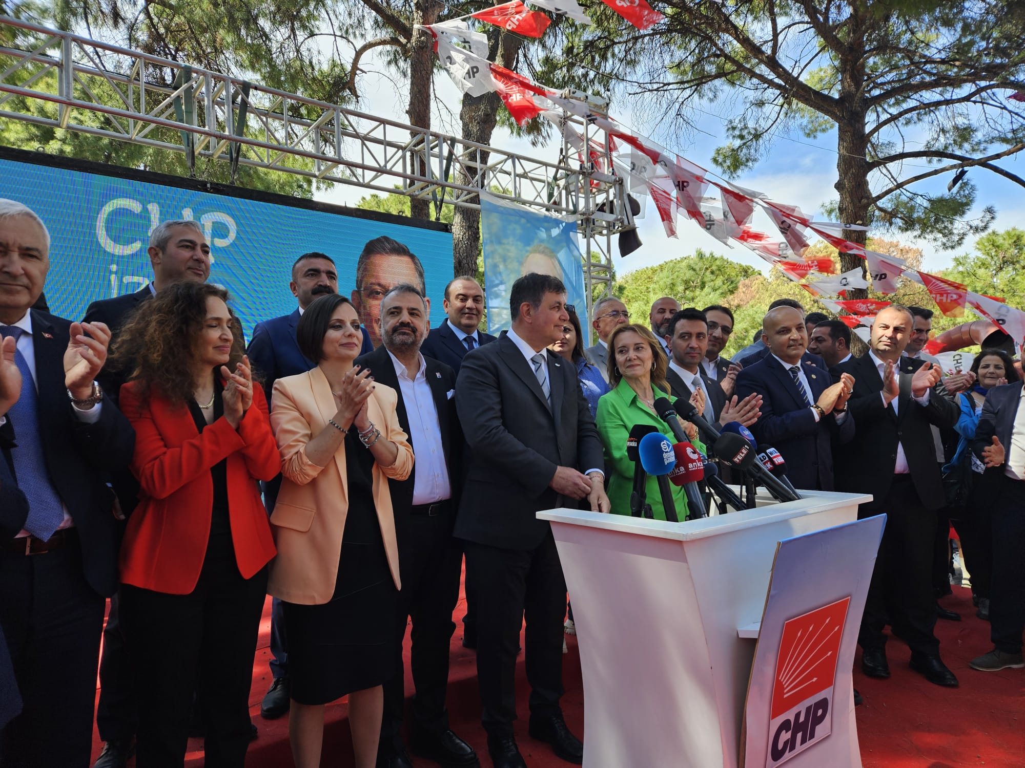 CHP İzmir’de bayram kutlamasında iktidar mesajları verdi 