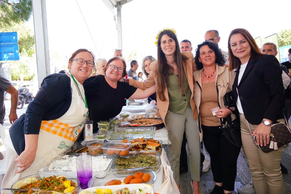 “Öz’e Dönüş” konseptiyle 13. Alaçatı Ot Festivali büyük bir coşkuyla başladı