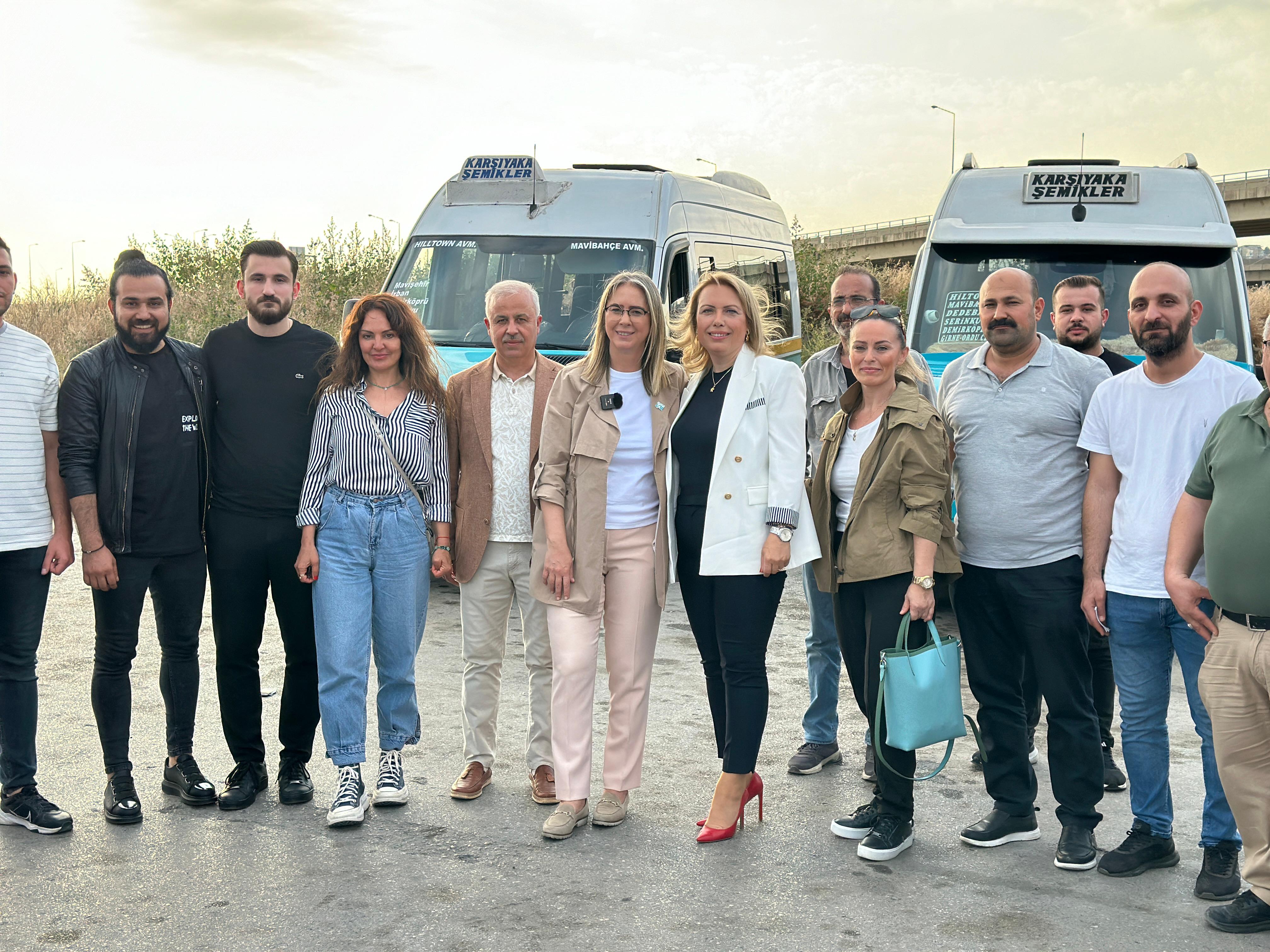 Kadın Minibüs Şoförü Direksiyonda, Vekil Çankırı Muavin Koltuğunda