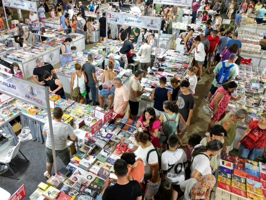 3. Dikili Kitap Günleri Dolu Dolu Geçti