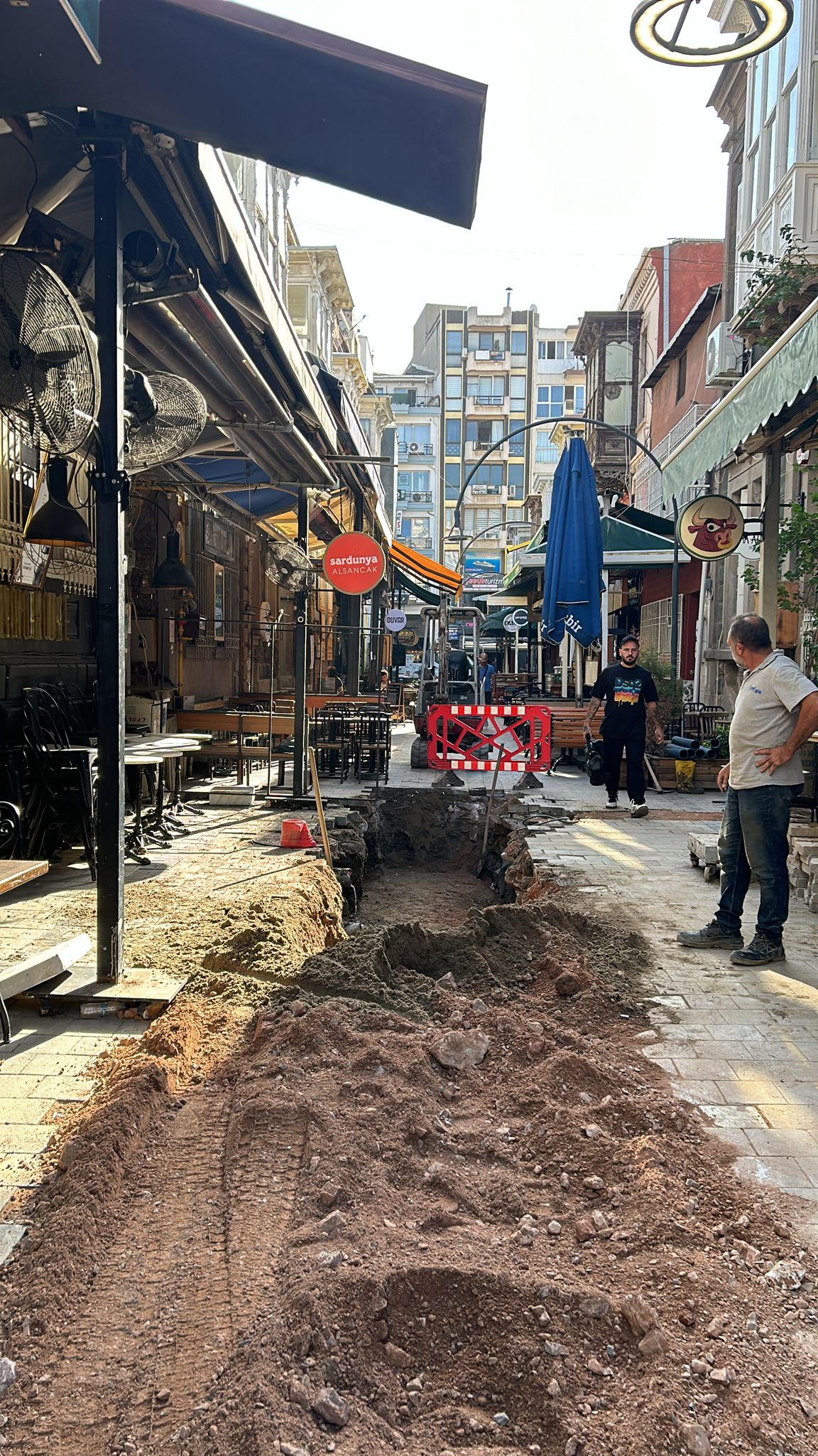 Kıbrıs Şehitleri esnafının altyapı isyanı
