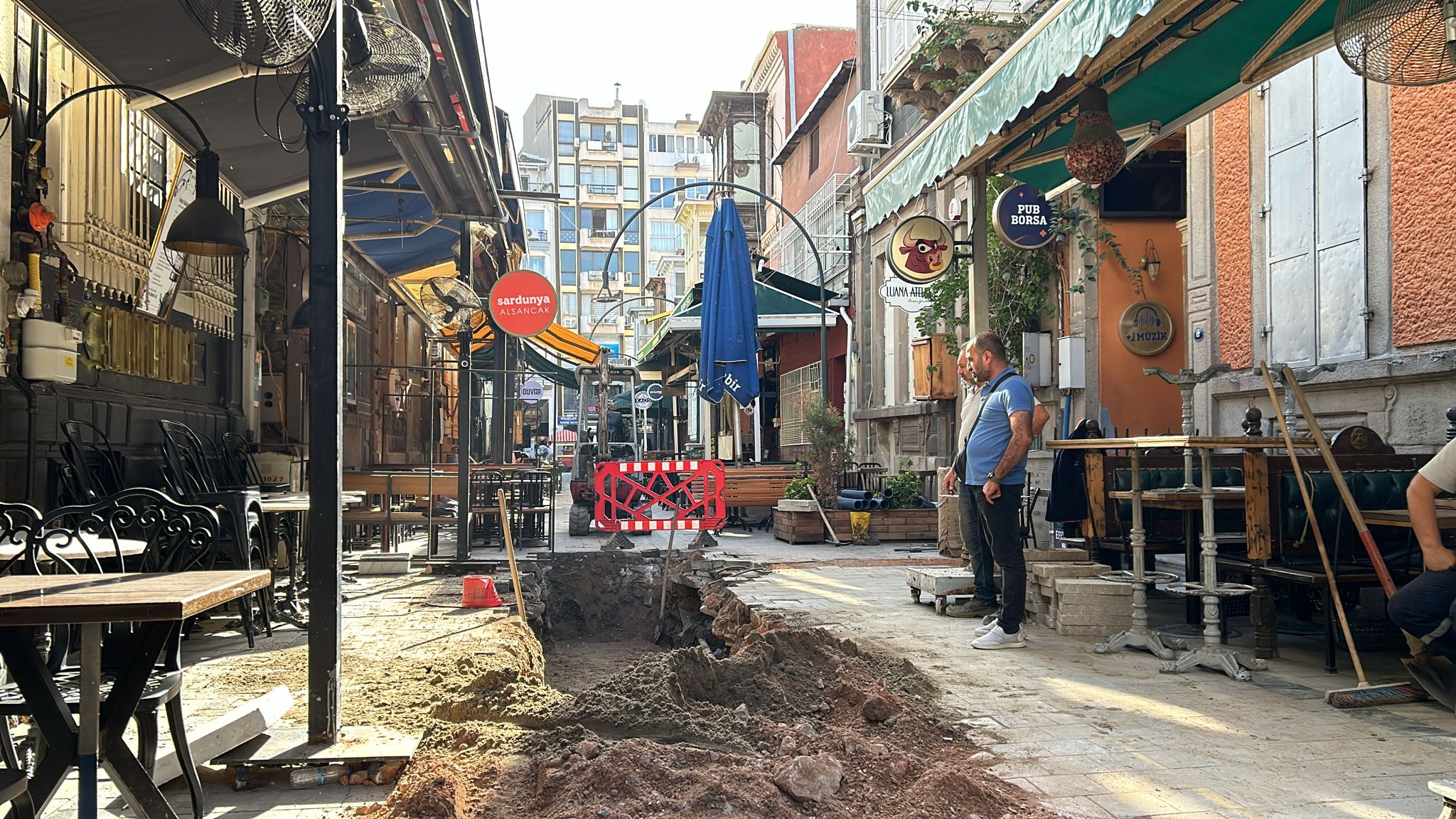 Kıbrıs Şehitleri esnafının altyapı isyanı