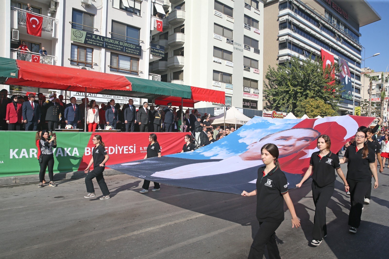 Karşıyaka’yı bayram coşkusu sardı!