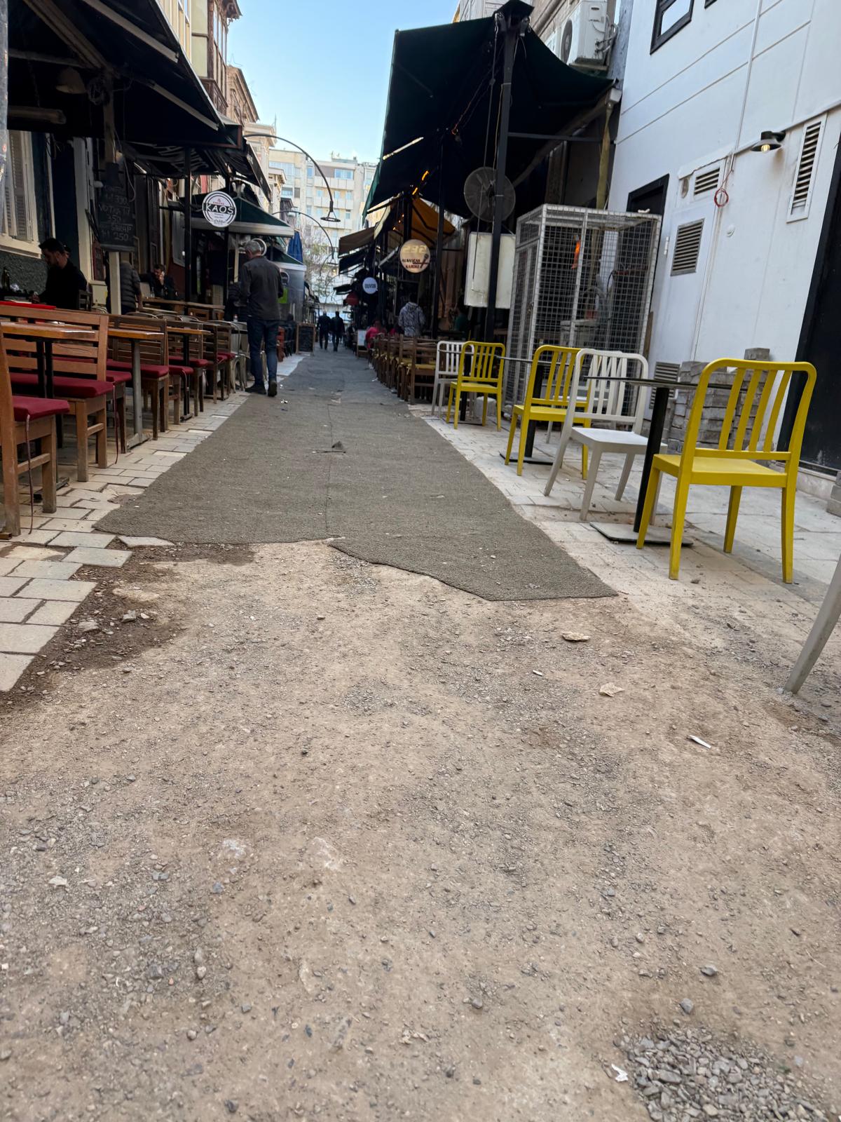 Gediz'in çilesi esnafı perişan etti