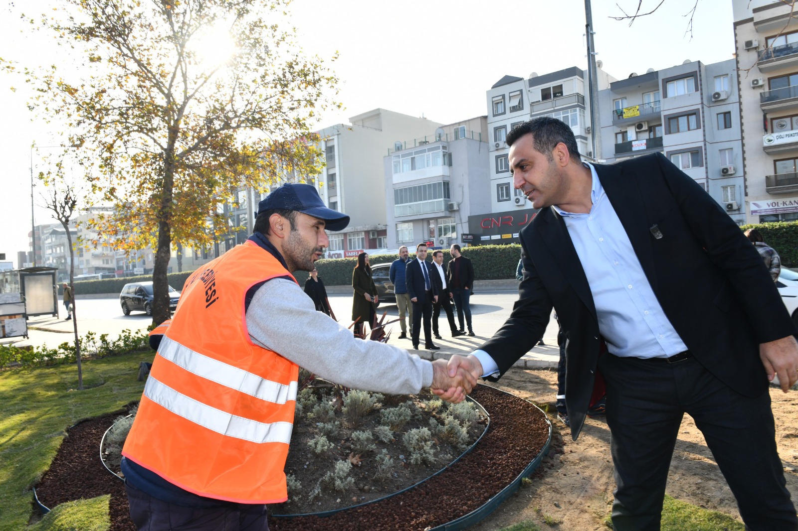 Çiğli’de hizmet atağı Başkan Onur Emrah Yıldız; “ Çözüm ve gelişim odaklı çalışıyoruz”