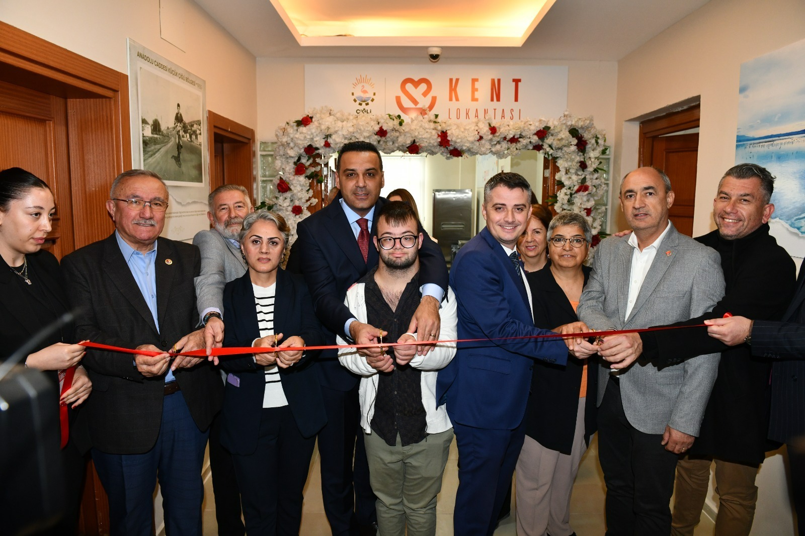 Çiğli’de hizmet atağı Başkan Onur Emrah Yıldız; “ Çözüm ve gelişim odaklı çalışıyoruz”