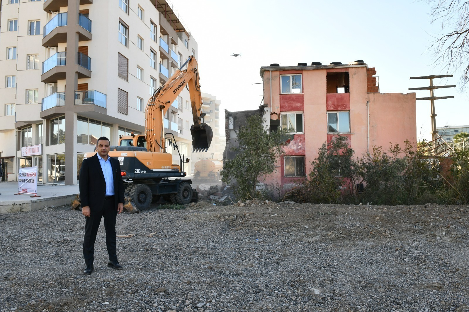 Çiğli’de hizmet atağı Başkan Onur Emrah Yıldız; “ Çözüm ve gelişim odaklı çalışıyoruz”