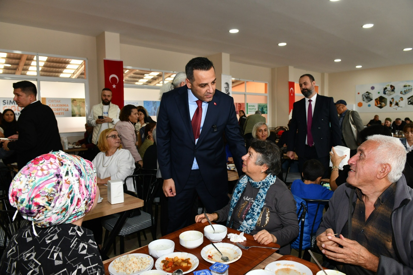 Çiğli’de hizmet atağı Başkan Onur Emrah Yıldız; “ Çözüm ve gelişim odaklı çalışıyoruz”
