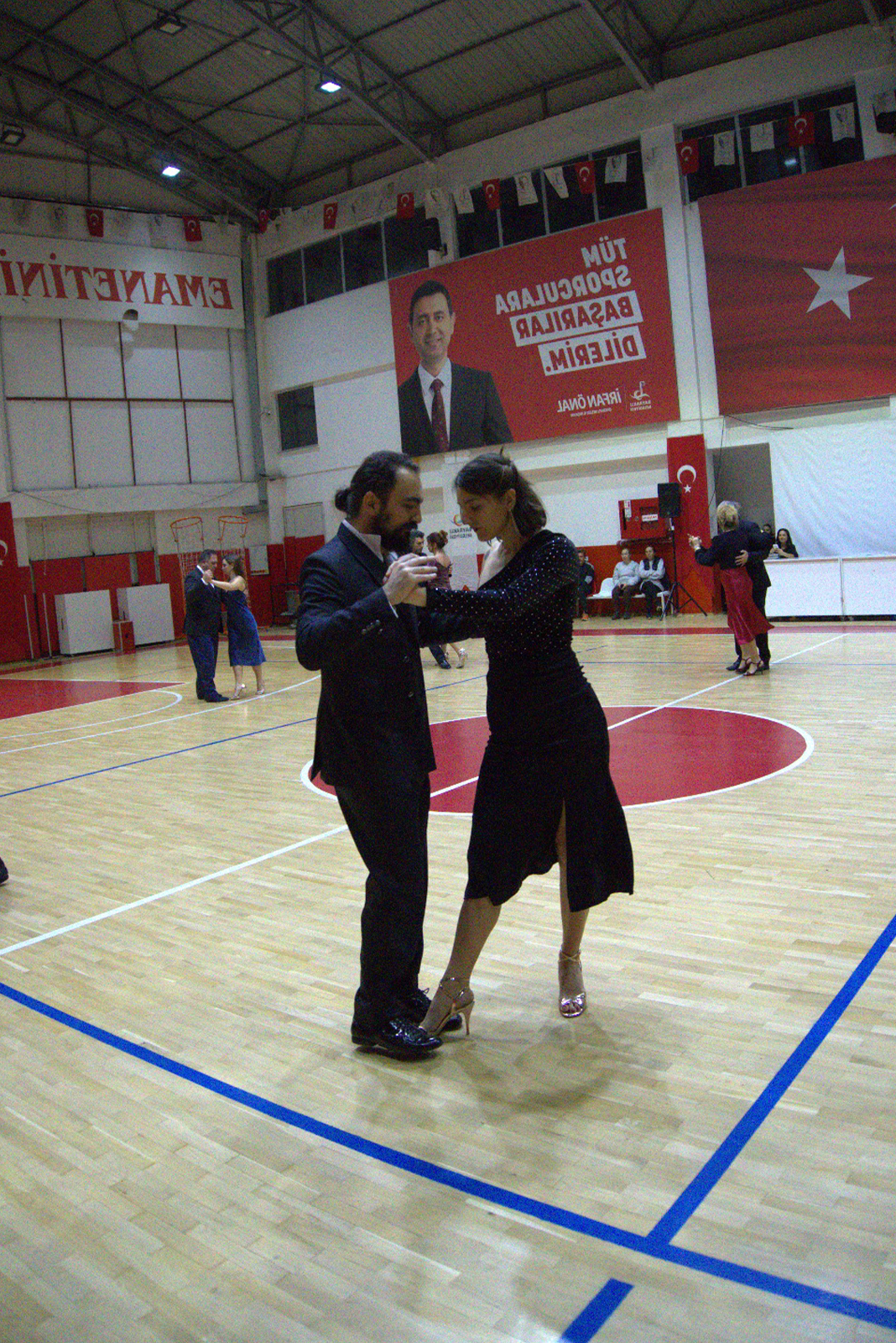 Bayraklı’da Dansın Büyüsü: Kent Konseyi’nden Sanat Dolu Bir Gece