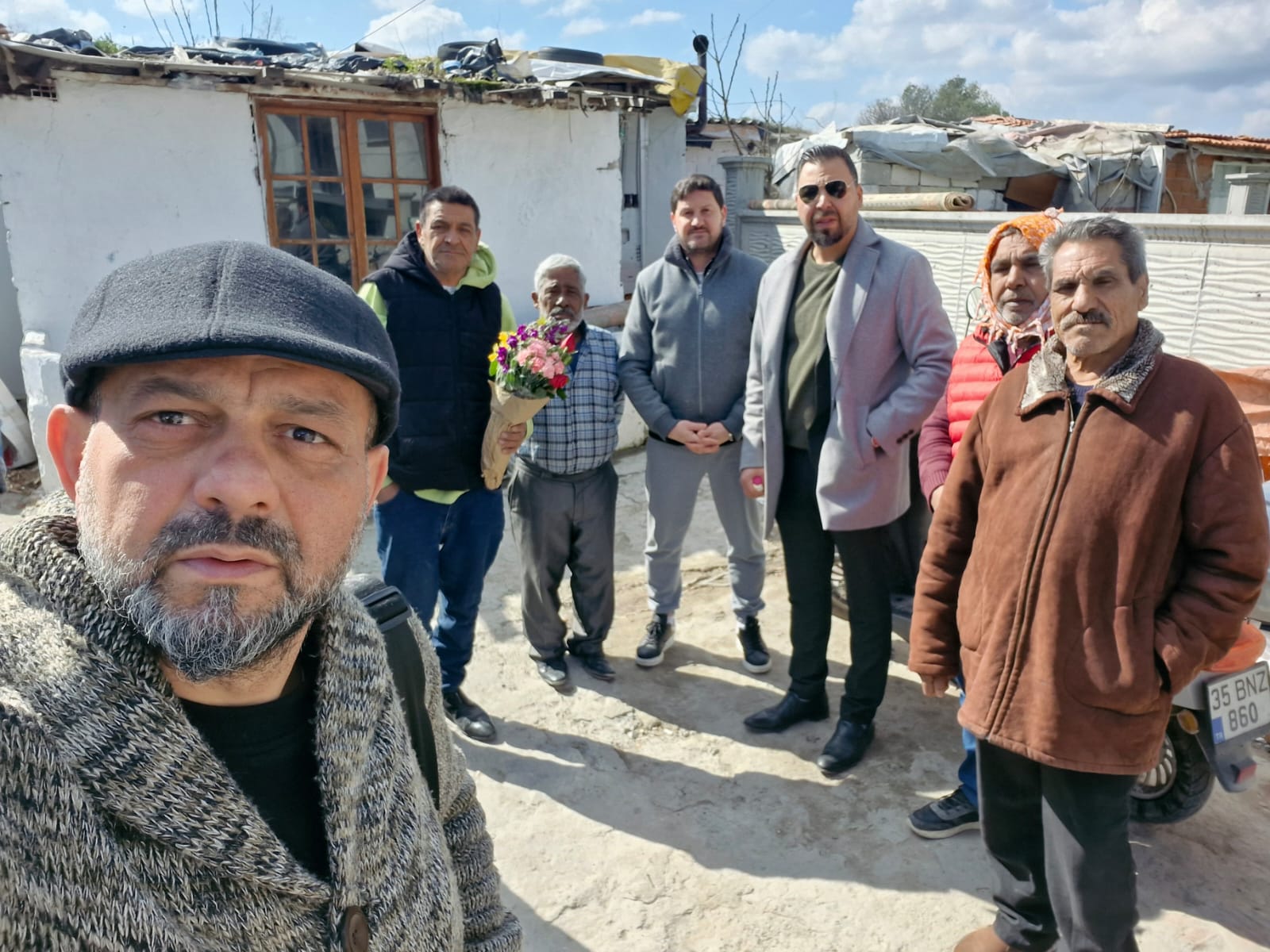 Urla’da yıkım durdu: Romanların barınma sorunu çözülecek!