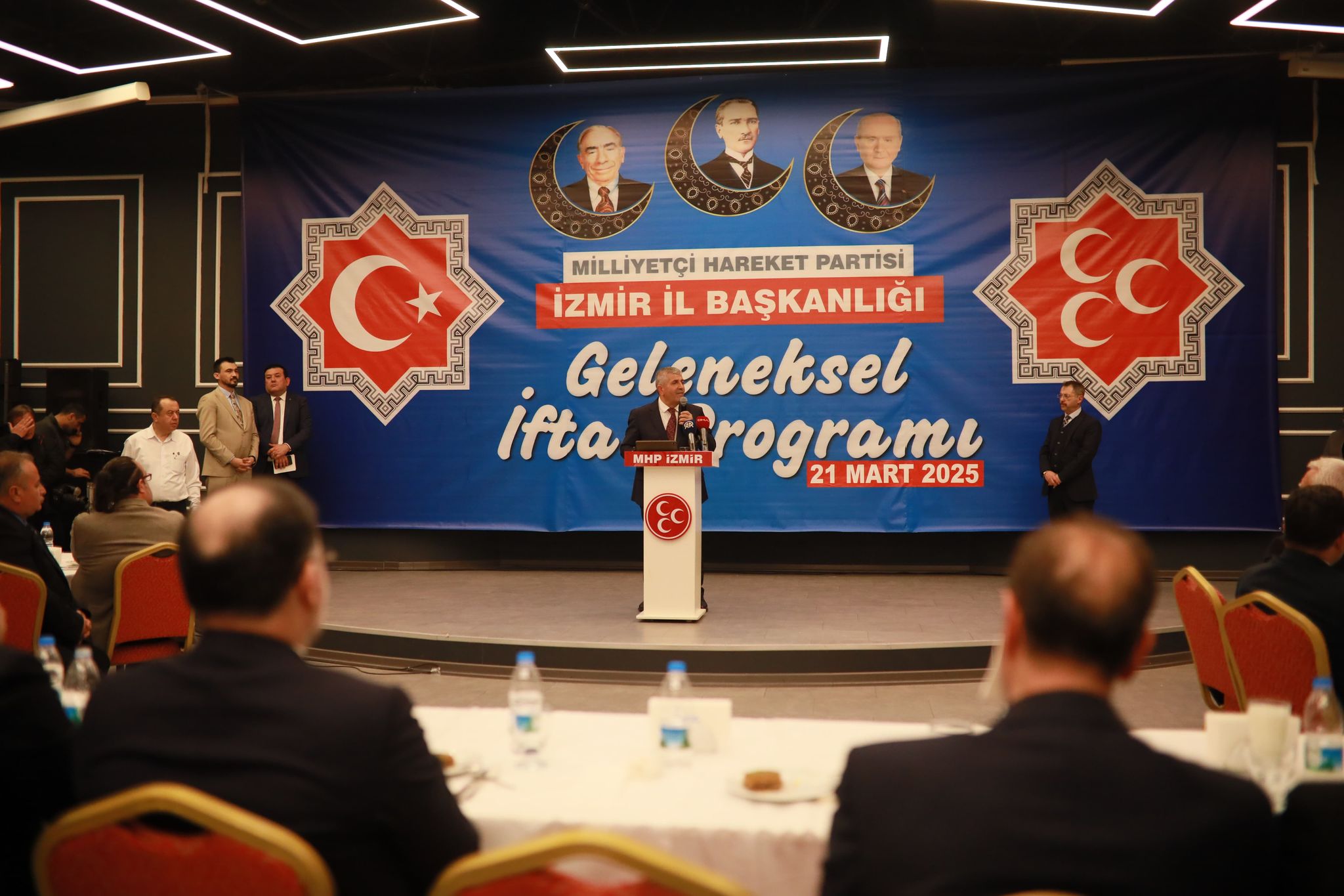 Şahin; 
